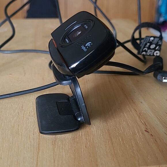 Logitech Hd720P Webcam Built In Microphone Usb cord connected - Picture 8 of 14